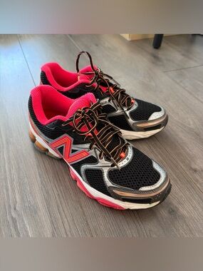 New Balance Womens 860 V2 Runners Shoes